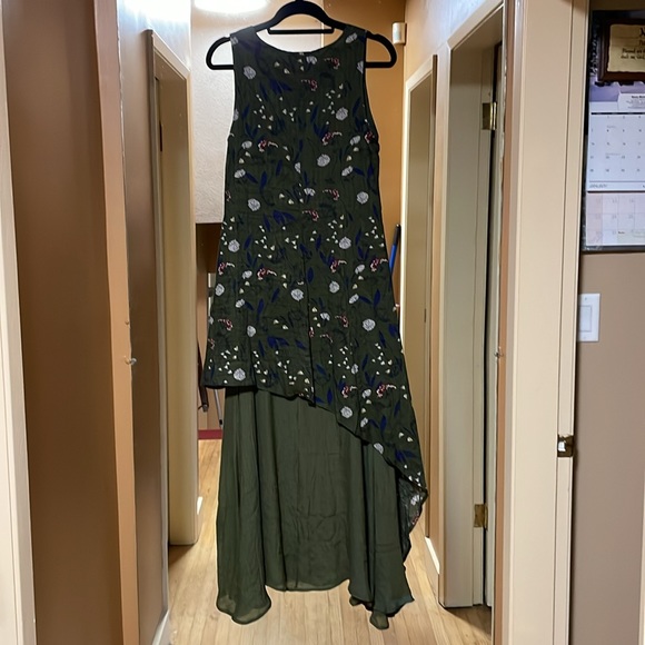 Sleeveless maxi dress, new, green floral with green plain material. - Picture 4 of 4